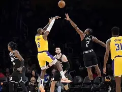 Yabo-湖人三杀勇士取4连胜