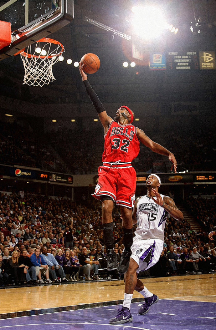 亚博体育-科比布莱恩特正在杀出冥界